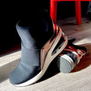 DKNY hidden heel sneaker